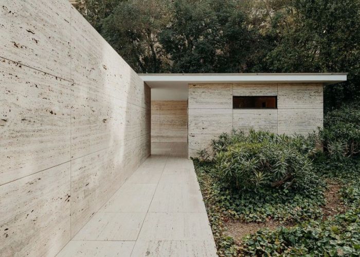barcelona-pavilion-ludwig-mies-van-der-rohe-maciej-jezyk-ArchEyes-surrondings (1).jpg